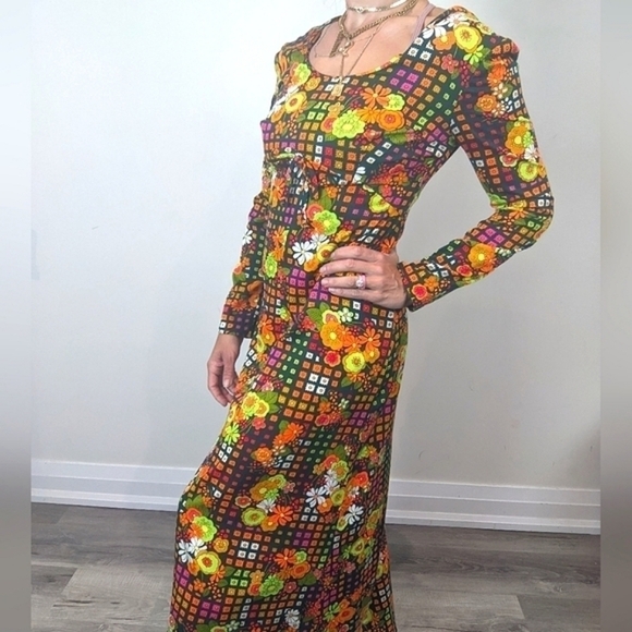 Vibrant 🌈💗🌸 boho 70s maxi dress!! Stunning! - Picture 2 of 6